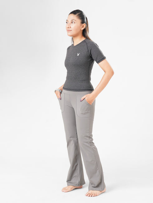 Proactive Pocket Flare legging in Grey